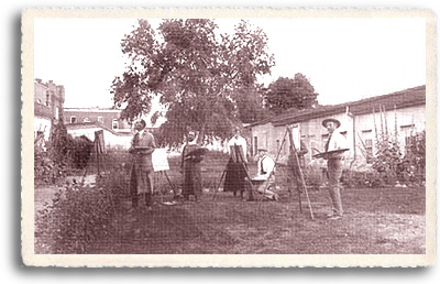 Doors, gardens, art along Santa Fe's Canyon Road - Digging